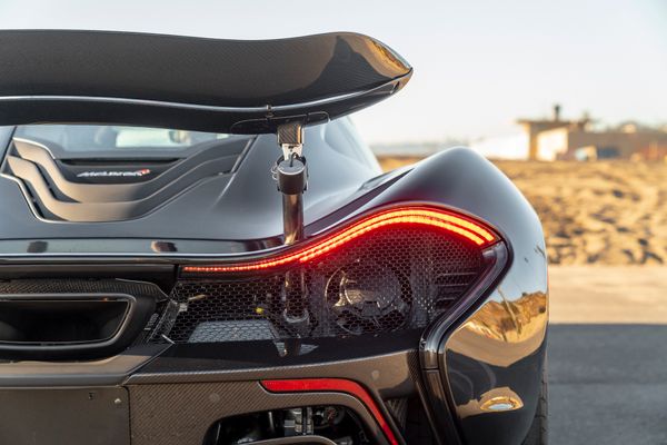 2015 McLaren P1