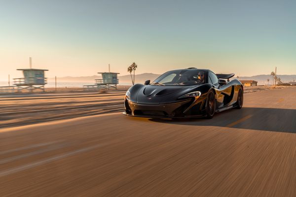2015 McLaren P1