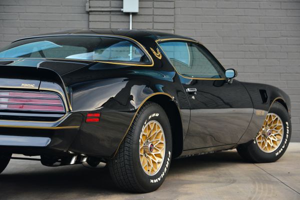 1977 Pontiac Firebird Trans Am Y82