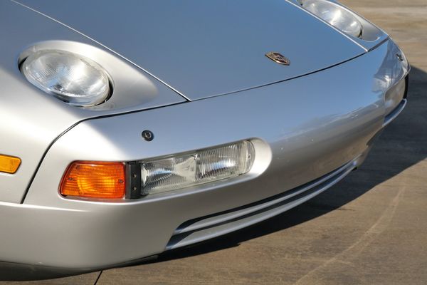 1987 Porsche 928 S4