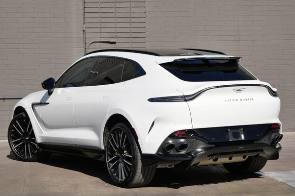 2023 Aston Martin DBX