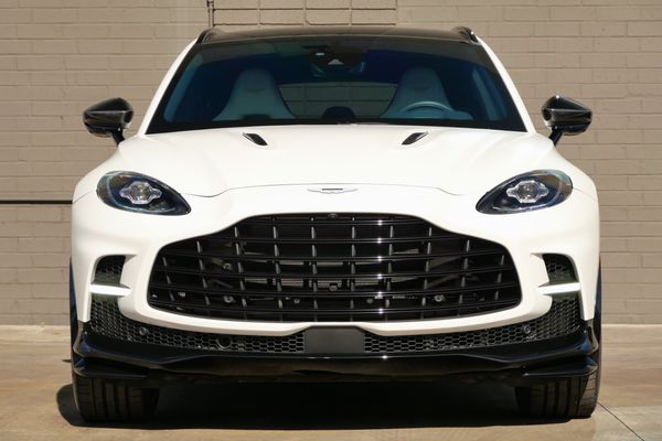 2023 Aston Martin DBX