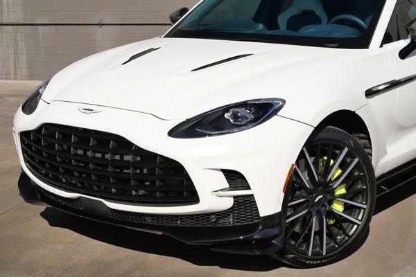 2023 Aston Martin DBX