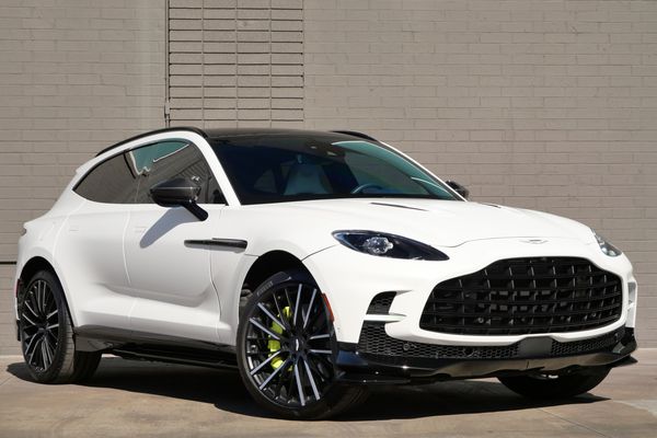 2023 Aston Martin DBX