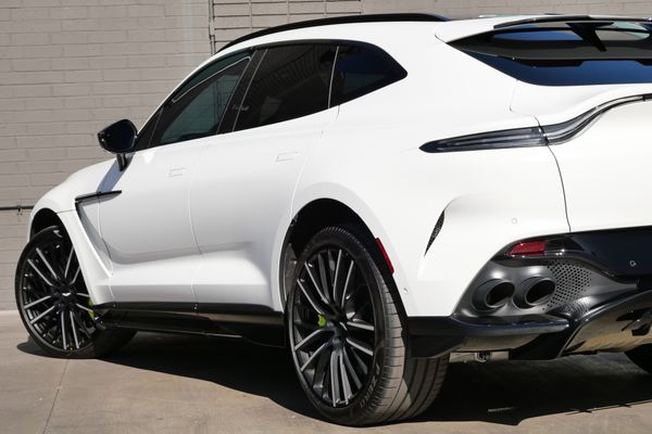 2023 Aston Martin DBX