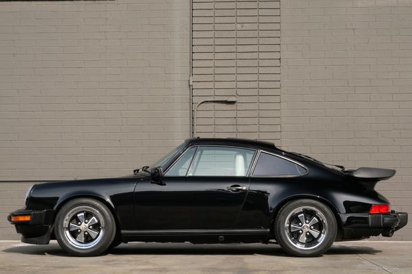 1987 Porsche 911 Carrera Coupe